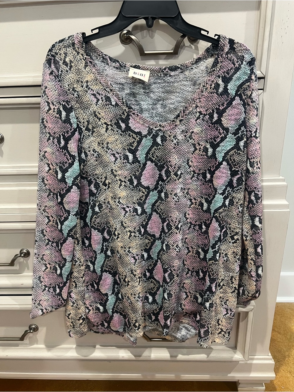BiBi Pastel Snake-Print V-Neck Sweater — Pink, Mint, Cream, Black